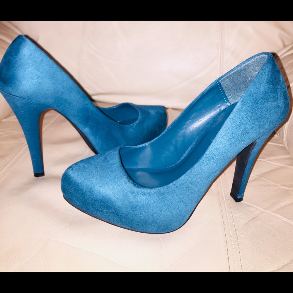 Pumps in Teal 🦋